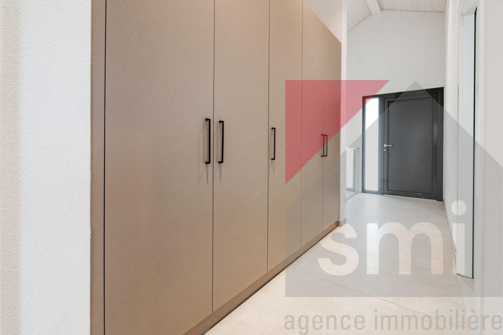 Neue 5-Zimmer-Villa mit 50m2 Wohnbereich! - Hall d'entrée