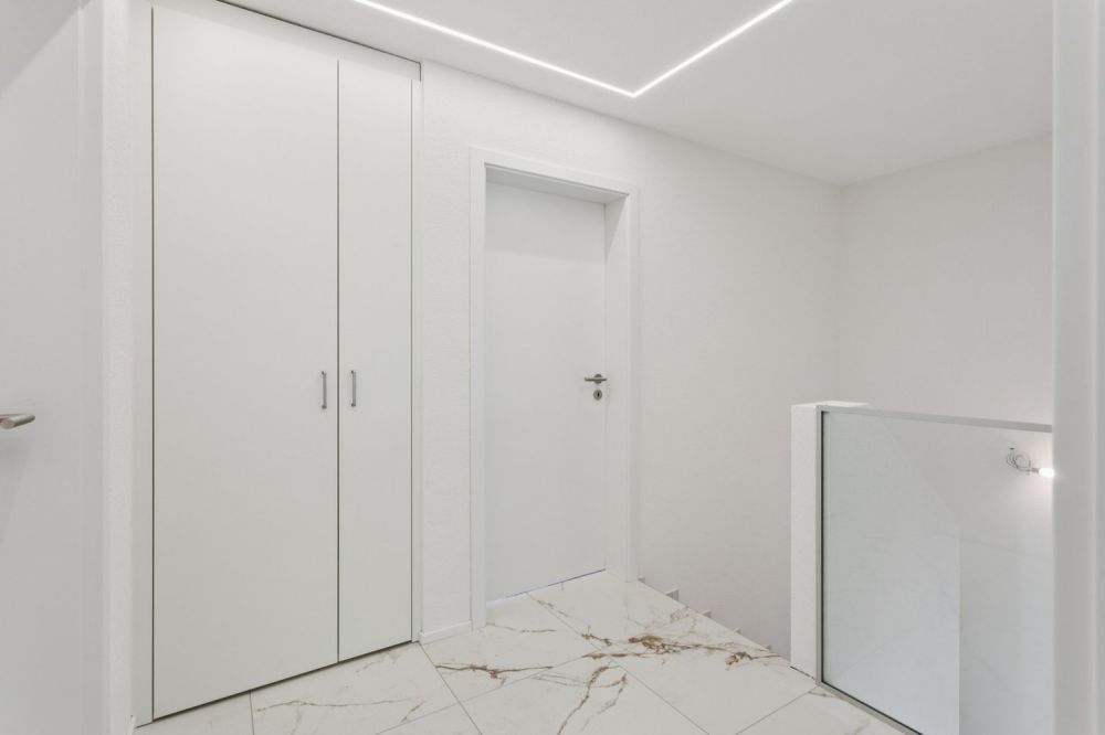 Prächtiges neues Reihenhaus mit 5,5 Zimmern am Ende -  Bild 12