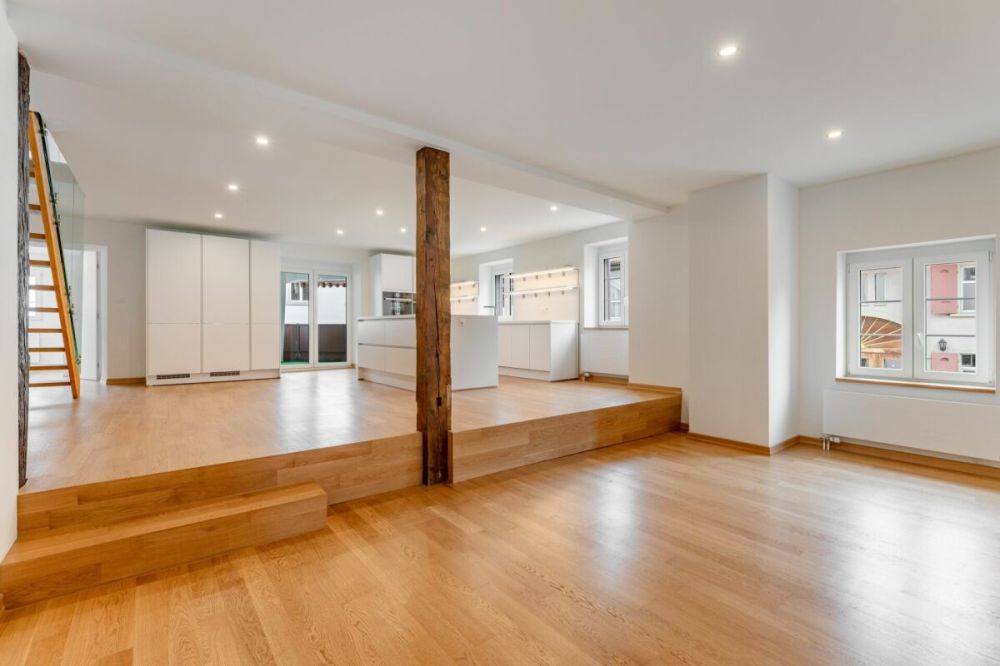 4.5 Zimmer Maisonette mit 2 Terrassen und Galerie beim Rheinufer -  Bild 2