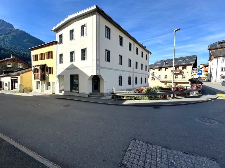 Attraktives Ladenlokal am Stradun im historischen Dorfkern von Scuol - Bild 1