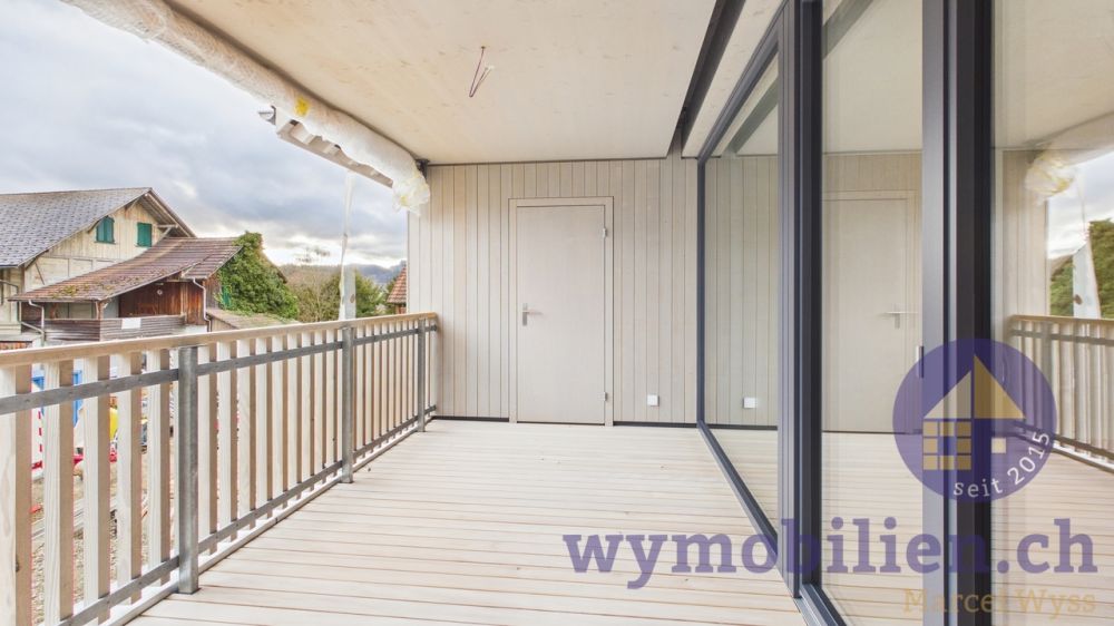 Altersgerechte 3.5-Zi-Wohnung - Jetzt Besichtigung vereinbaren! - Terrasse mit Reduit