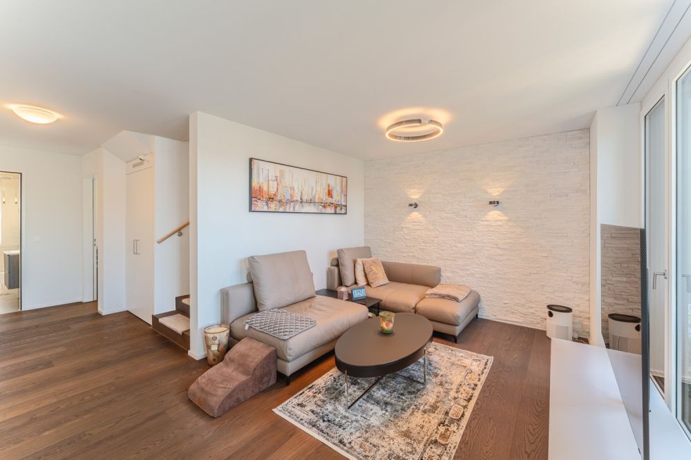 Familienfreundliche 5½ Zimmer-Minergie-Maisonette mit 2 Garagenplätzen im exklusiven Ausbaustandard -  Bild 5