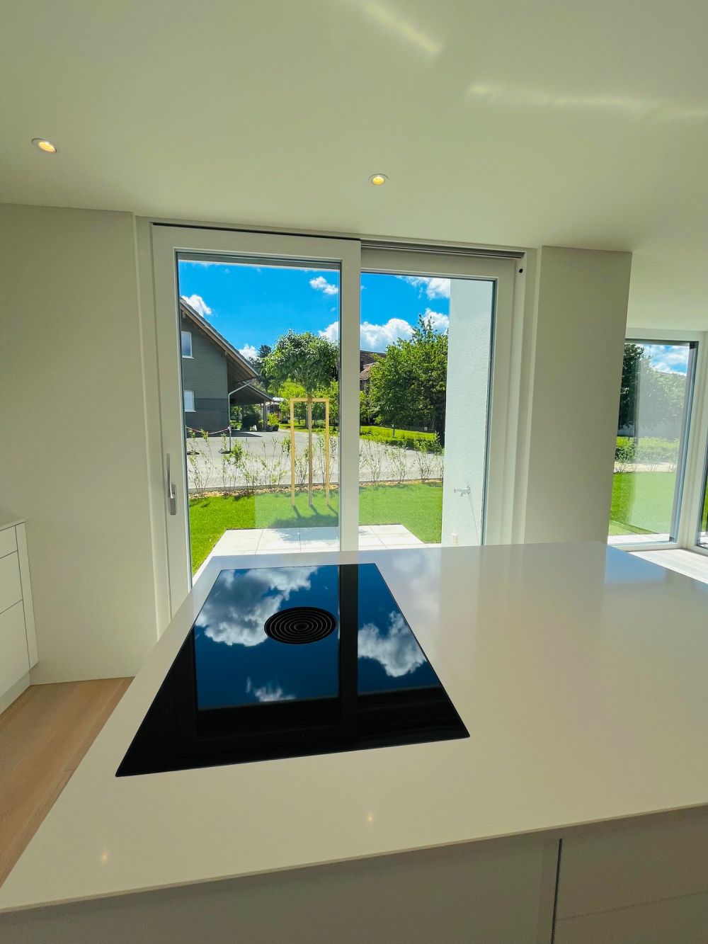 NEUBAU   Traumhaftes Eigenheim an sehr idyllischer Lage in Leuzigen -  Bild 11