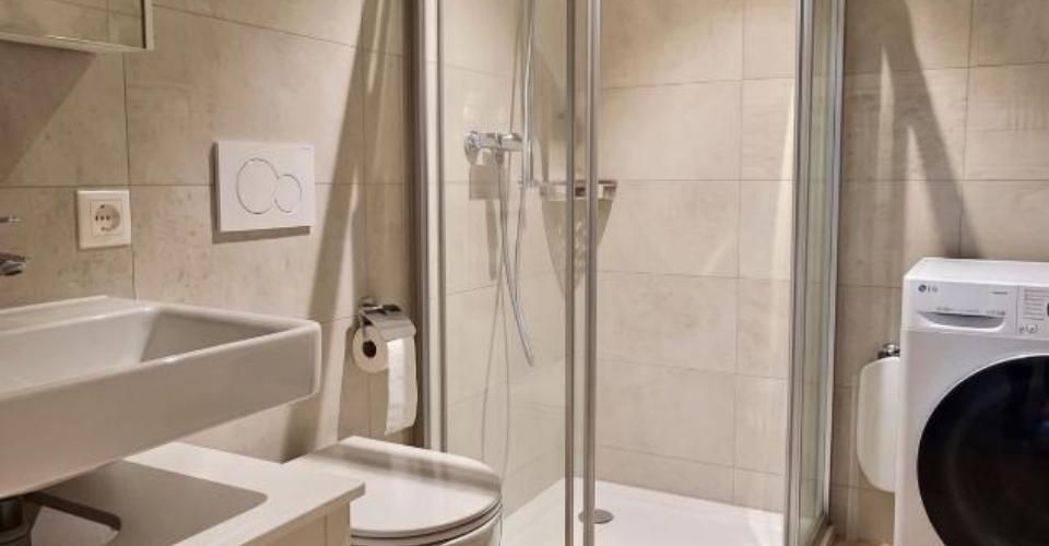 Joli appartement de 2,5 pièces avec terrasses et jardin à Couvet - Appartement 2.5 pièces - image - 7