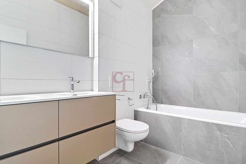 Villa individuelle et neuve à La Roche - Salle de bain avec baignoire