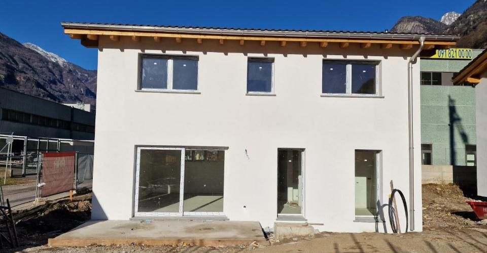 <span lang="fr">Villa individuelle en construction prochaine à Cadenazzo dans un nouveau complexe résidentiel</span> - Maison 5 pièces - image - 1