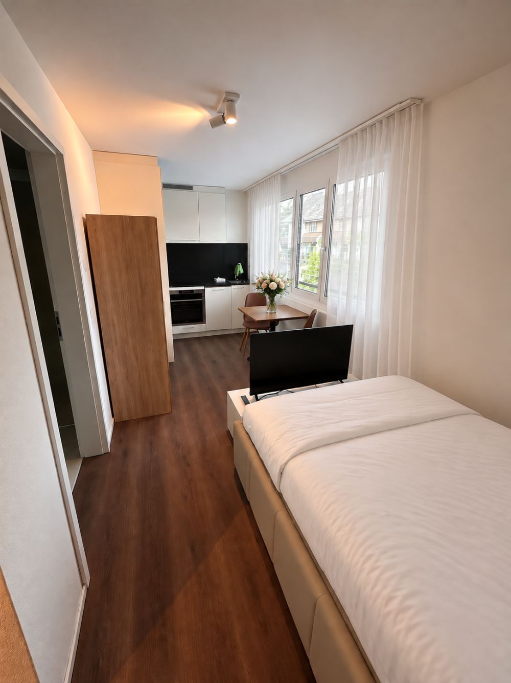 Möbliertes Studio-Apartment – Russikon, Madetswilerstrasse 18 -  Bild 1