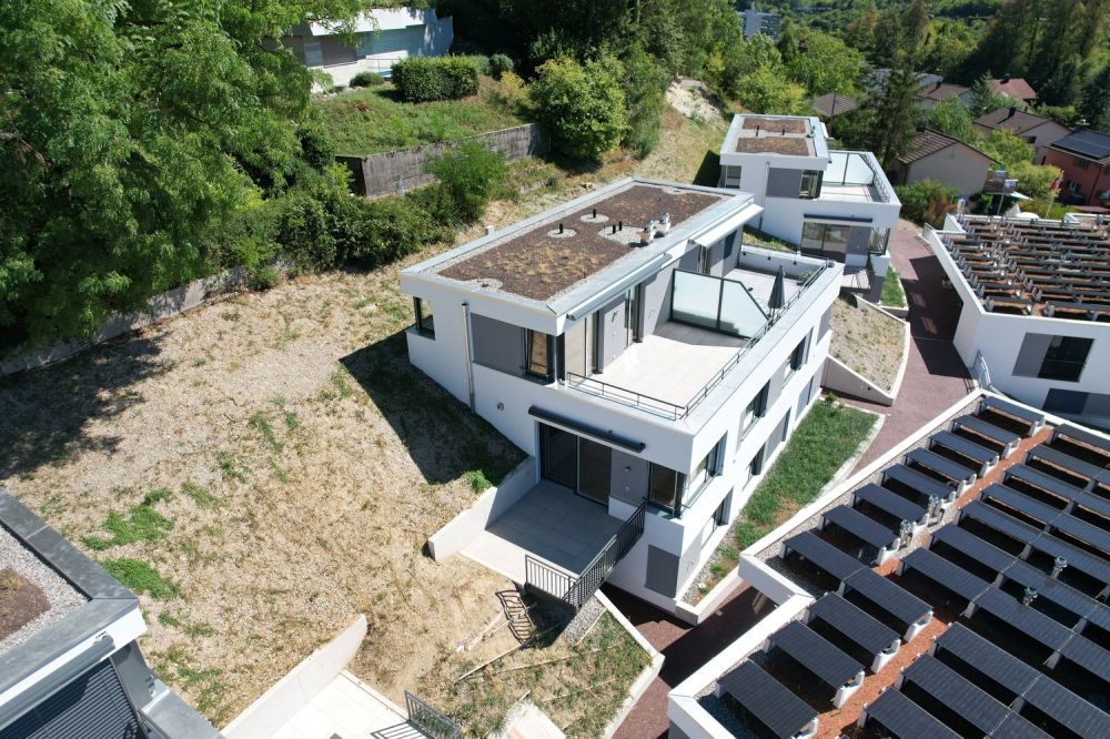 4.5-Zimmer-Doppeleinfamilienhaus an einzigartiger Hanlage -  Bild 3