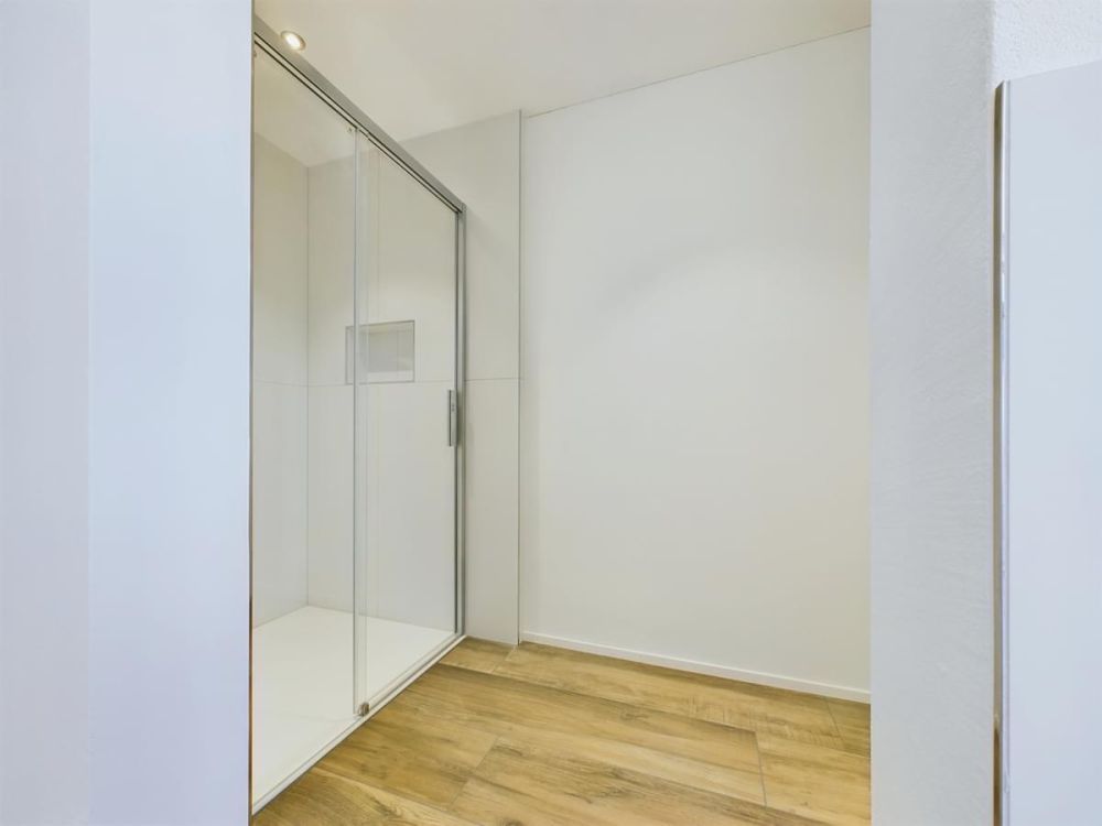 Wohnhaus mit 2 modernen Wohnungen  und viel Platz für Ihre Tiere - Bild 11