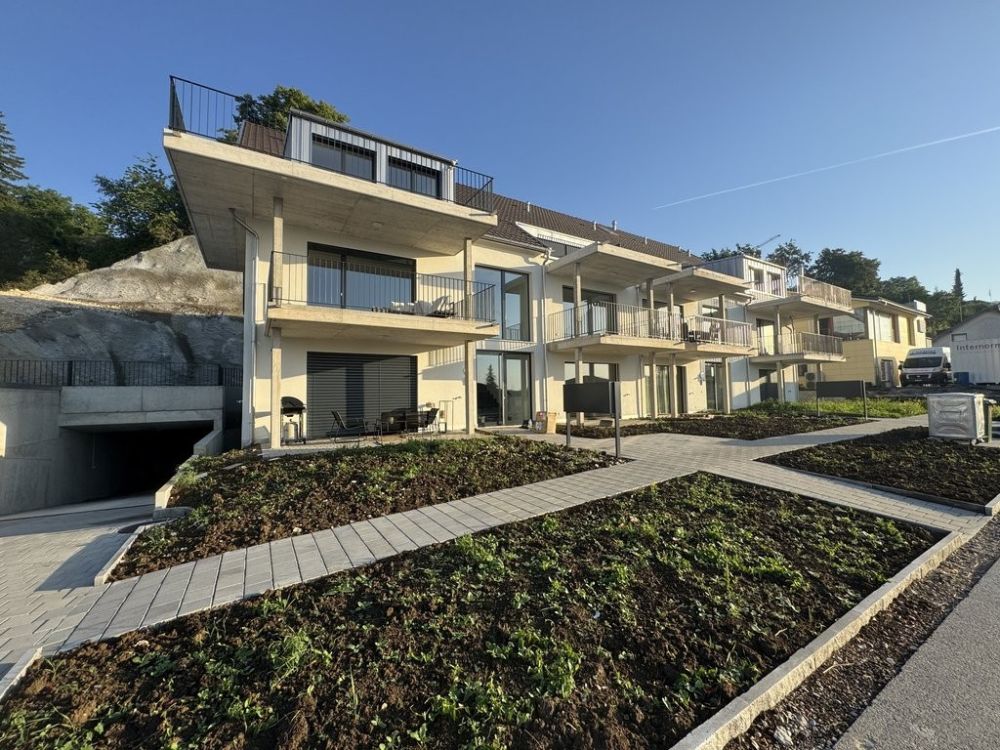 ERSTBEZUG - GROSSZÜGIGE GARTENWOHNUNG- 1x Nettomietzins geschenkt -  Bild 1