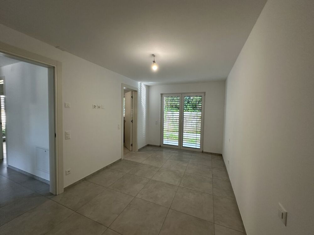 Neue und moderne 3.5-Zimmer-Wohnung mit eigenem Garten und Terrasse in Mendrisio Arzo -  Bild 6