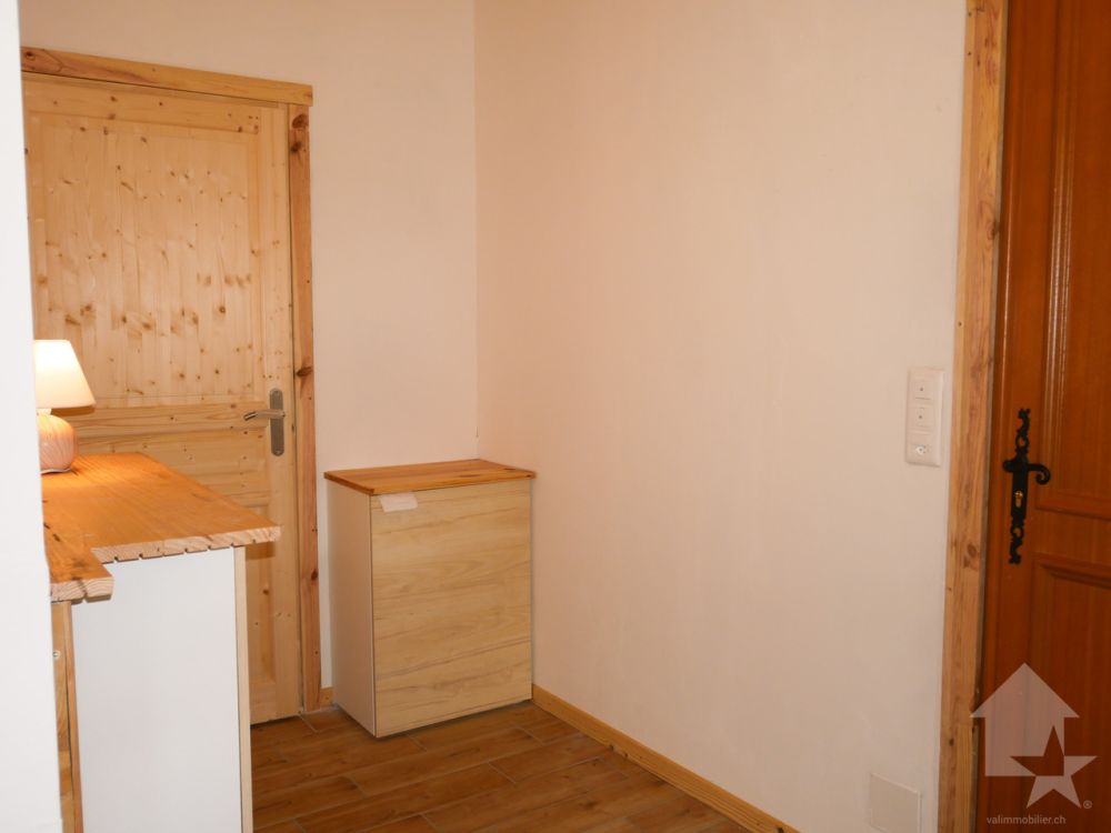 Superbe chalet neuf à Liddes ! Ensoleillement top et belle vue ! - Entrée