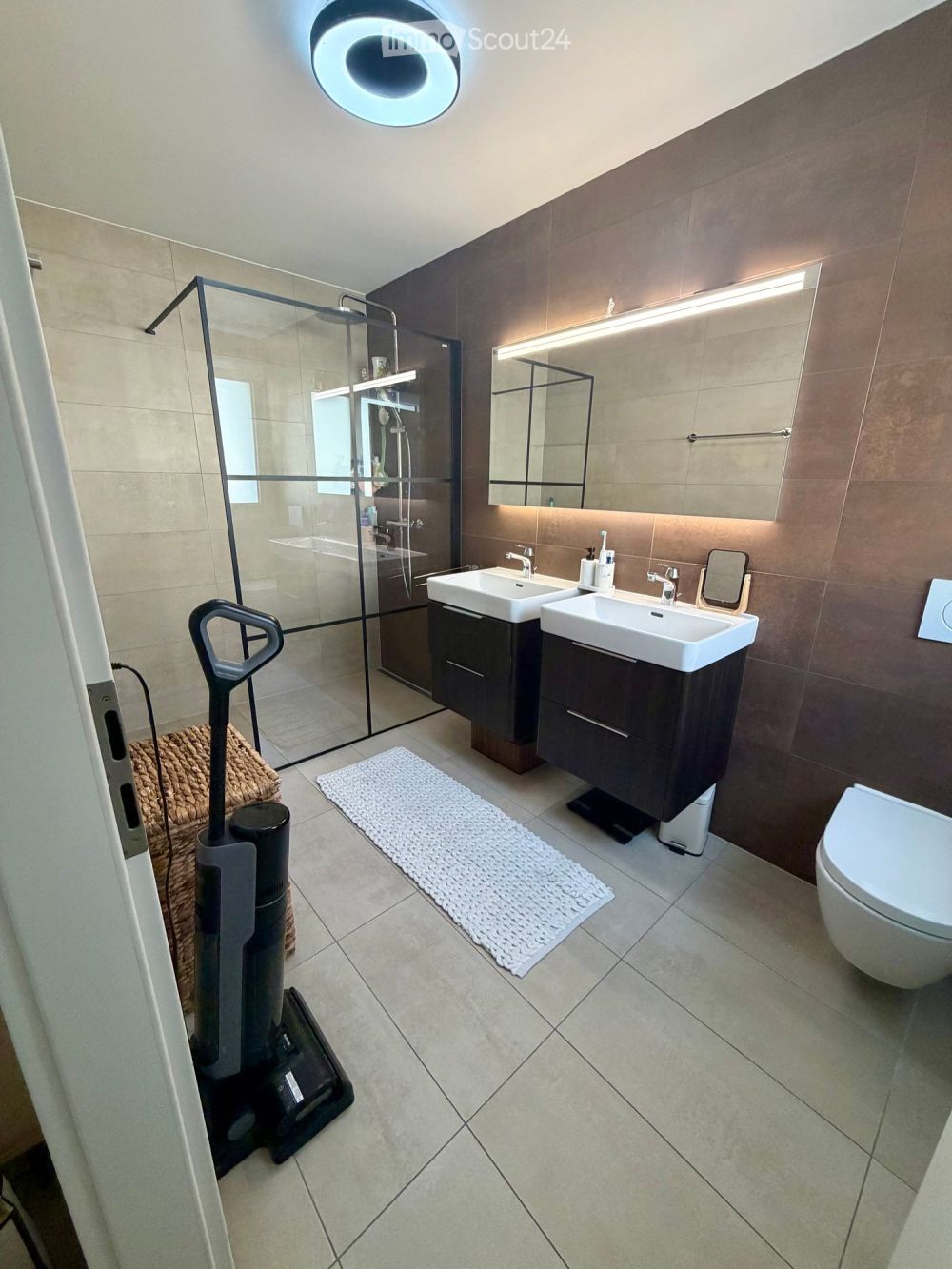 REMAUFENS – ÉLÉGANT 4,5 PIÈCES DE 113 M² AVEC TERRASSE DE 27 M² & PARKING PRIVÉ -  Bild 8