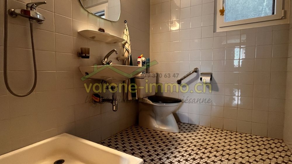 Villa de 6 pièces à Ormône/Savièse avec grand terrain constructible - WC/douche au rez inférieur