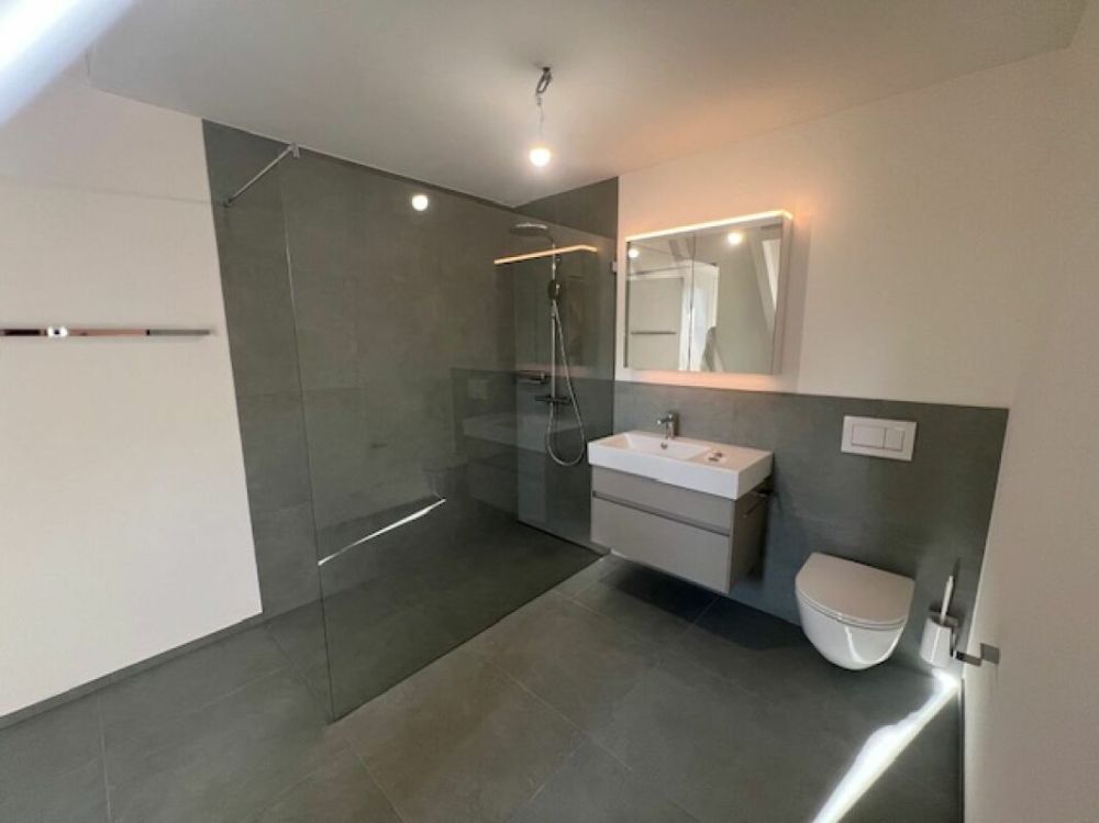 Wunderschönes "Reihenhaus" im Grünen und mit viel Wohnraum. - Badezimmer im 2.OG