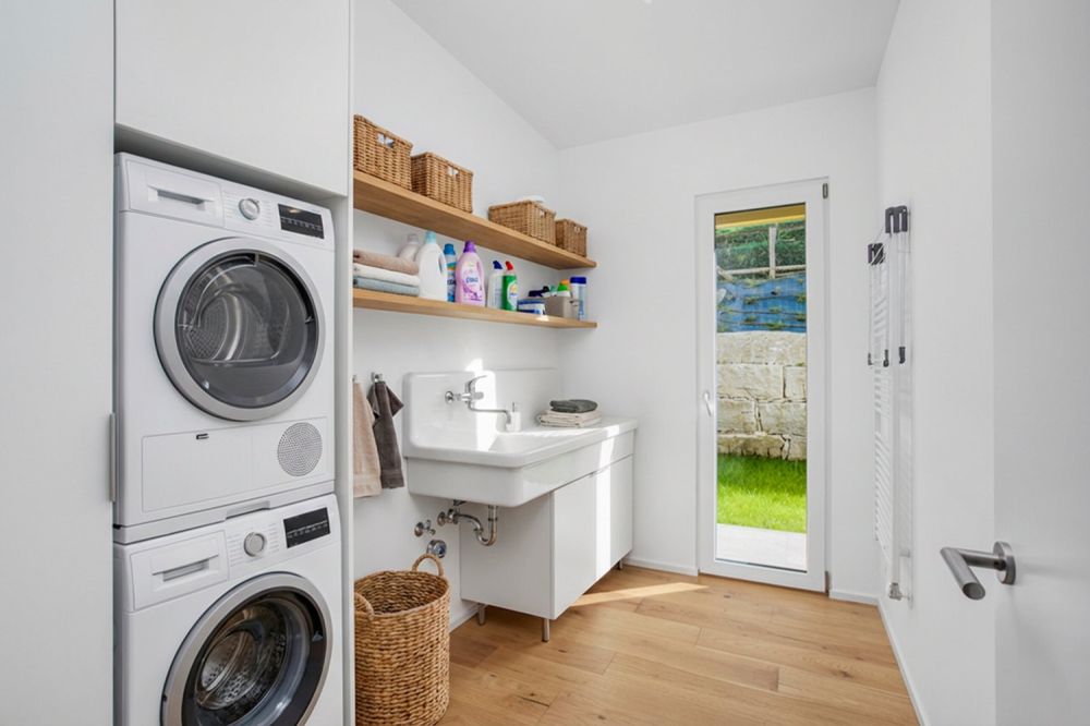 AMPIO 4.5 LOCALI CON GIARDINO E VISTA LAGO A BRUSINO ARSIZIO - Bild 5