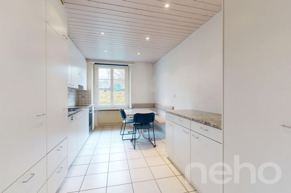 Grosszügiges Zweifamilienhaus mit Charakter und Potenzial - Bild 10