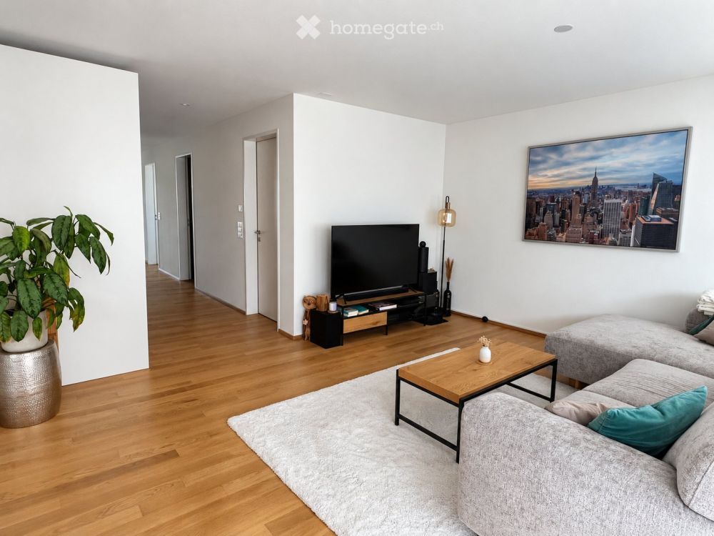 Helle 3.5-Zimmer-Wohnung mit Balkon&Loggia ab Dezember in SG -  Bild 1