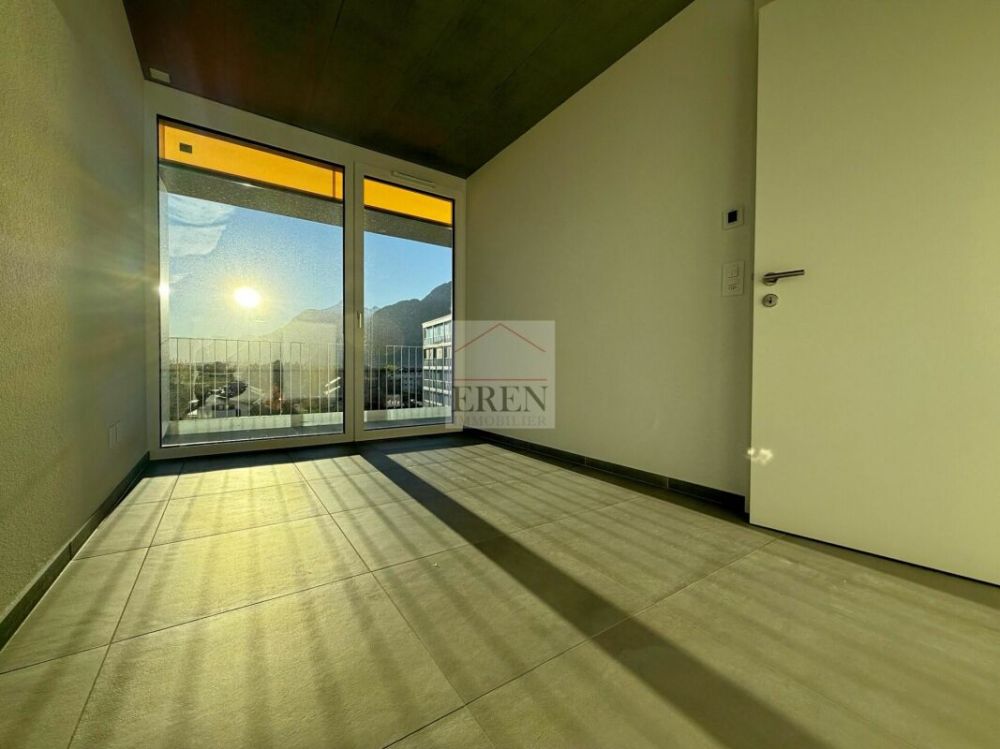 Superbe attique 4 pièces avec façades vitrées et grand balcon-terrasse panoramique de 45 m2 - Attique neuf à vendre à Conthey