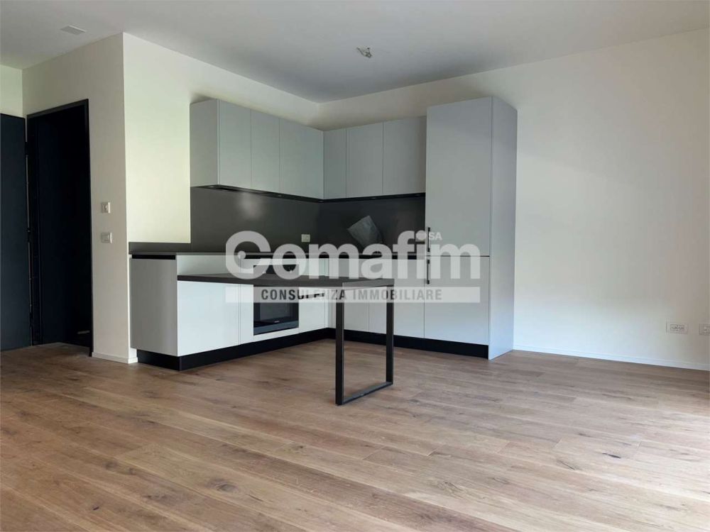 Chiasso : 2.5 locali al 1P - Moderno con terrazzo - Bild 3