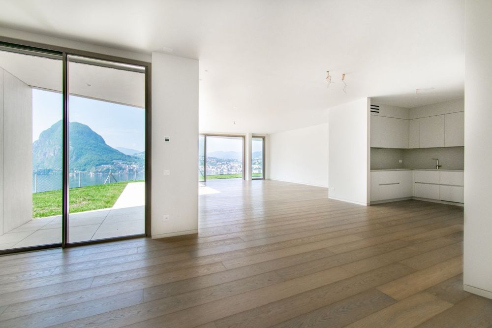 LUSSUOSO APPARTAMENTO CON GIARDINO PANORAMICO E VISTA LAGO -  Bild 2