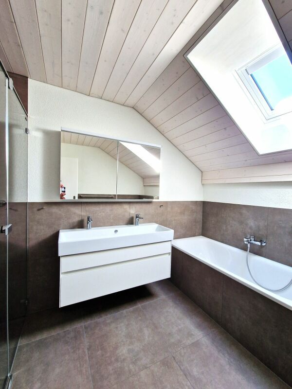 Topmodernes 5,5-Zimmer-Doppel-EFH in Schwadernau BE - Bild 7