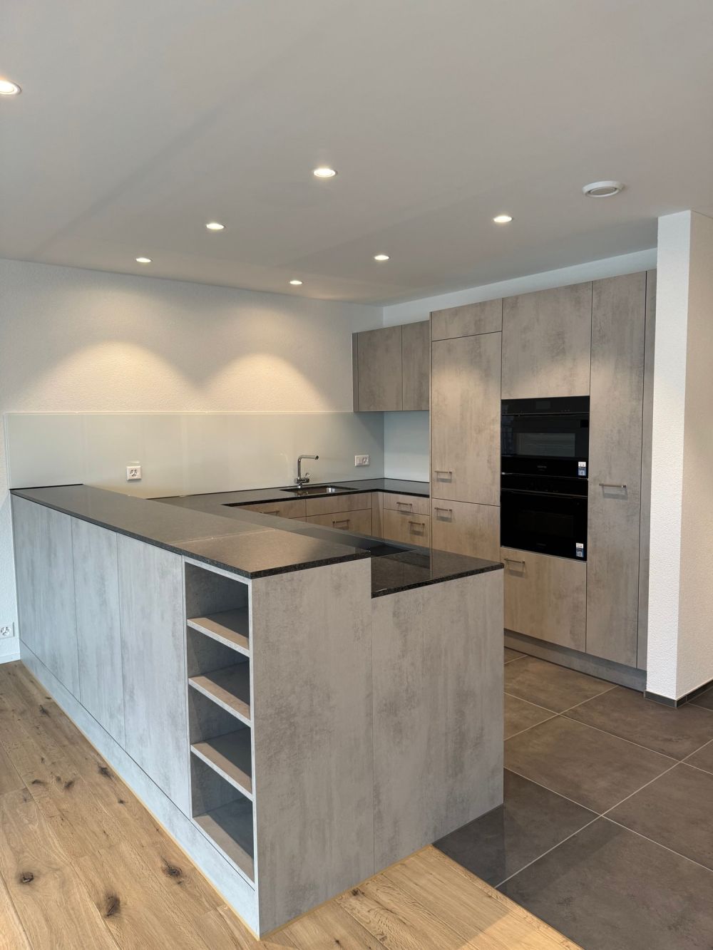 2 1/2 Zimmerwohnung im Eigentumsstandard -  Bild 2