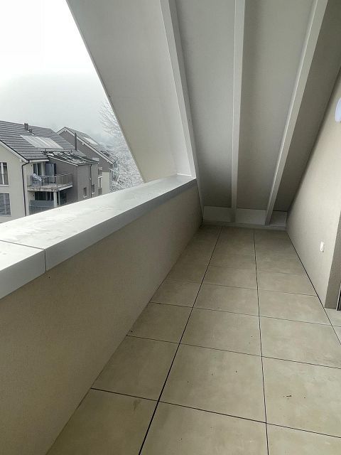 Exklusive 2.5-Zimmer-Dachwohnung mit Loftcharakter - Balkon Ostseite