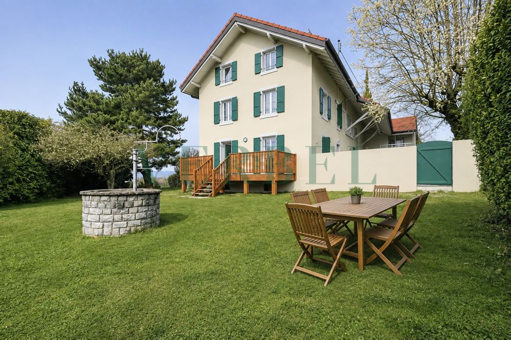 Maison contiguë de caractère avec grand jardin -  Bild 1