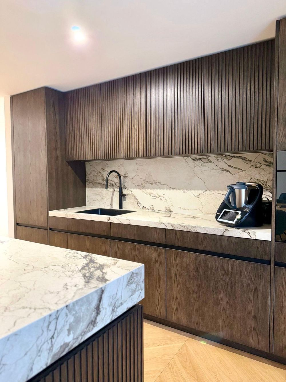 freistehendes 5.5-Zimmer-Einfamilienhaus mit Einliegerwohnung in Zumikon - Bild 4