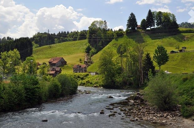 Neubau-Bauernhaus mit Minergie-Standard in idyllischer Lage -  Bild 3