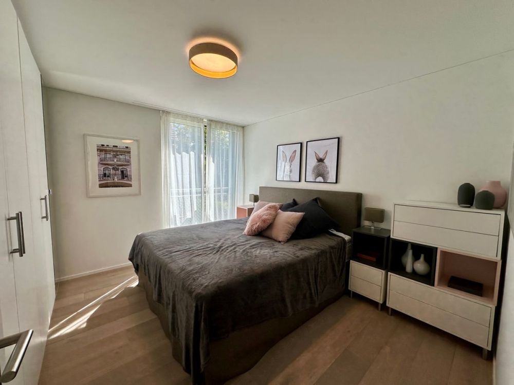 Möblierte exklusive 3.5-Zimmer-Wohnung  mit zwei Balkonen im Zentrum Thalwil - Schlafzimmer / Zimmer 3