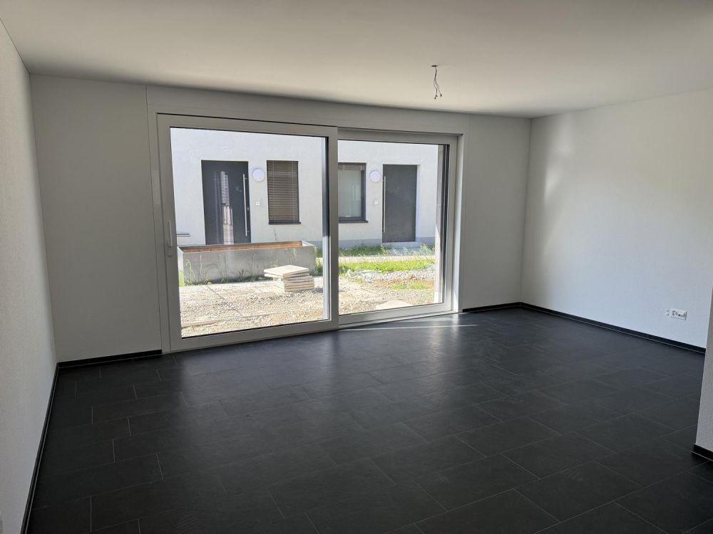 Modernes 5.5-Zimmer-Reihenhaus in Oberneunforn – Minergie-zertifiziert -  Bild 1
