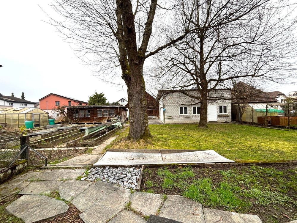 Zentrales Entwicklungsgrundstück in Wohnzone W2 mit 1323 m² - Foto Hinterhof