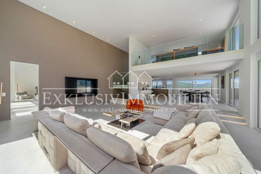 Modernes Zuhause mit Raum, Ruhe und Weitblick -  Bild 1