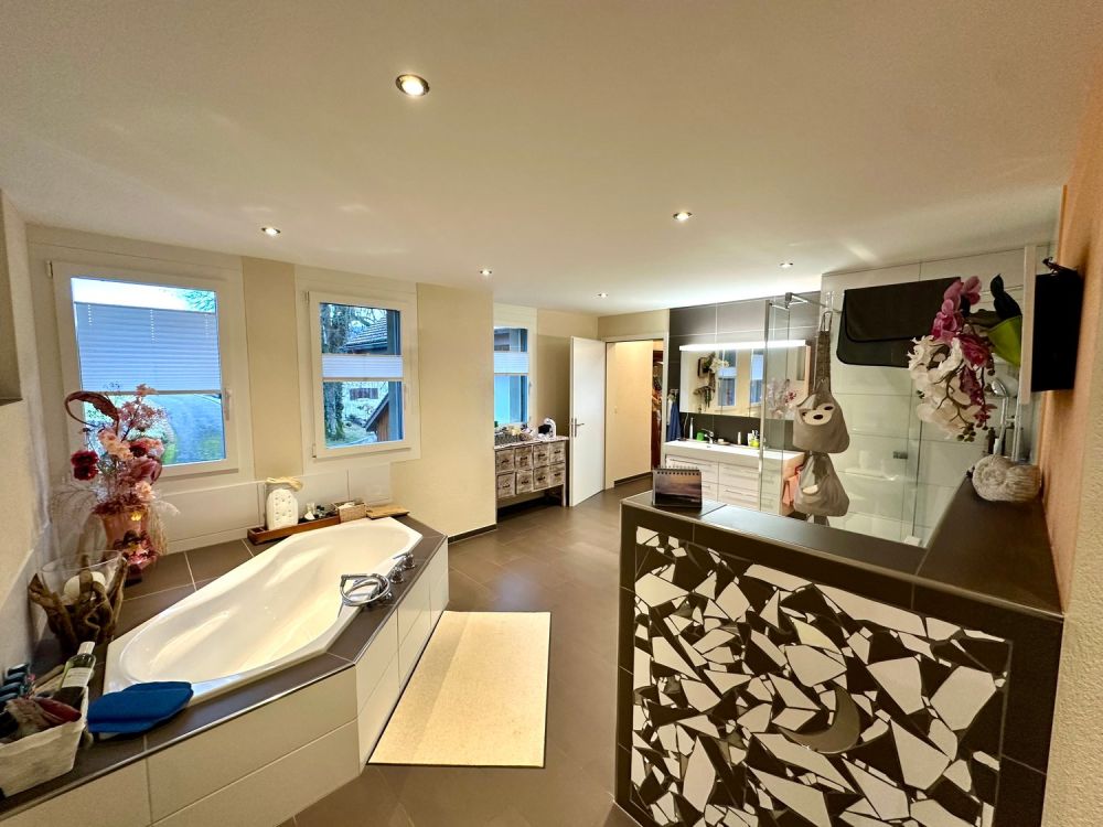 Historisches Zweifamilienhaus mit zwei separaten Einheiten – Wohnen & Arbeiten vereint - Bild 10