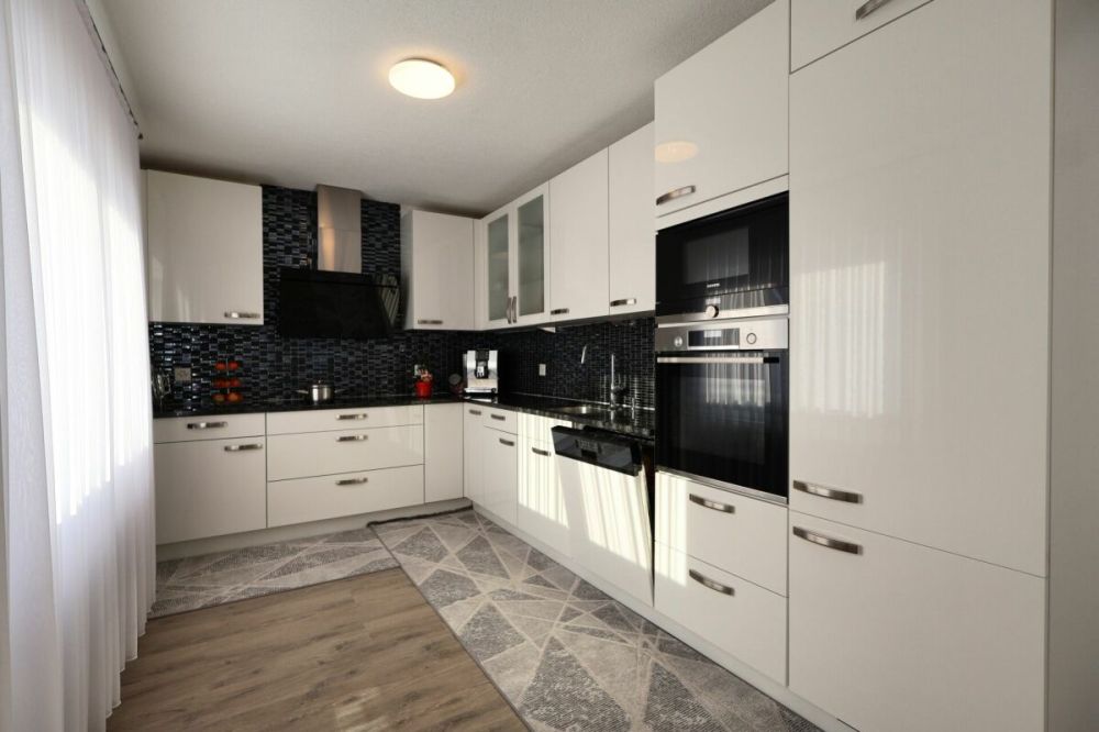 Viel Platz für Familie & Generationen: saniertes Haus mit Garten, Terrasse & Garage Kopie - Bild 6