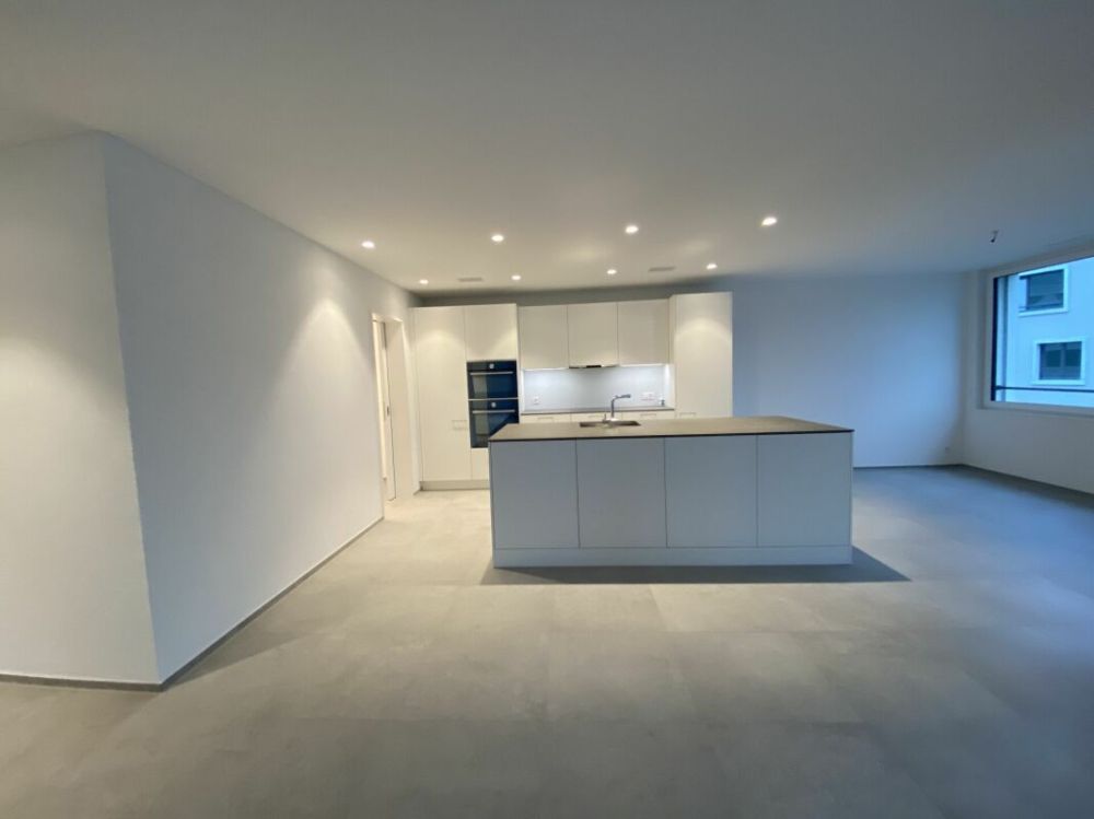 Lichtdurchflutete 4.5-Zimmerwohnung in der Überbauung «Neualtwil» - Wohnküche