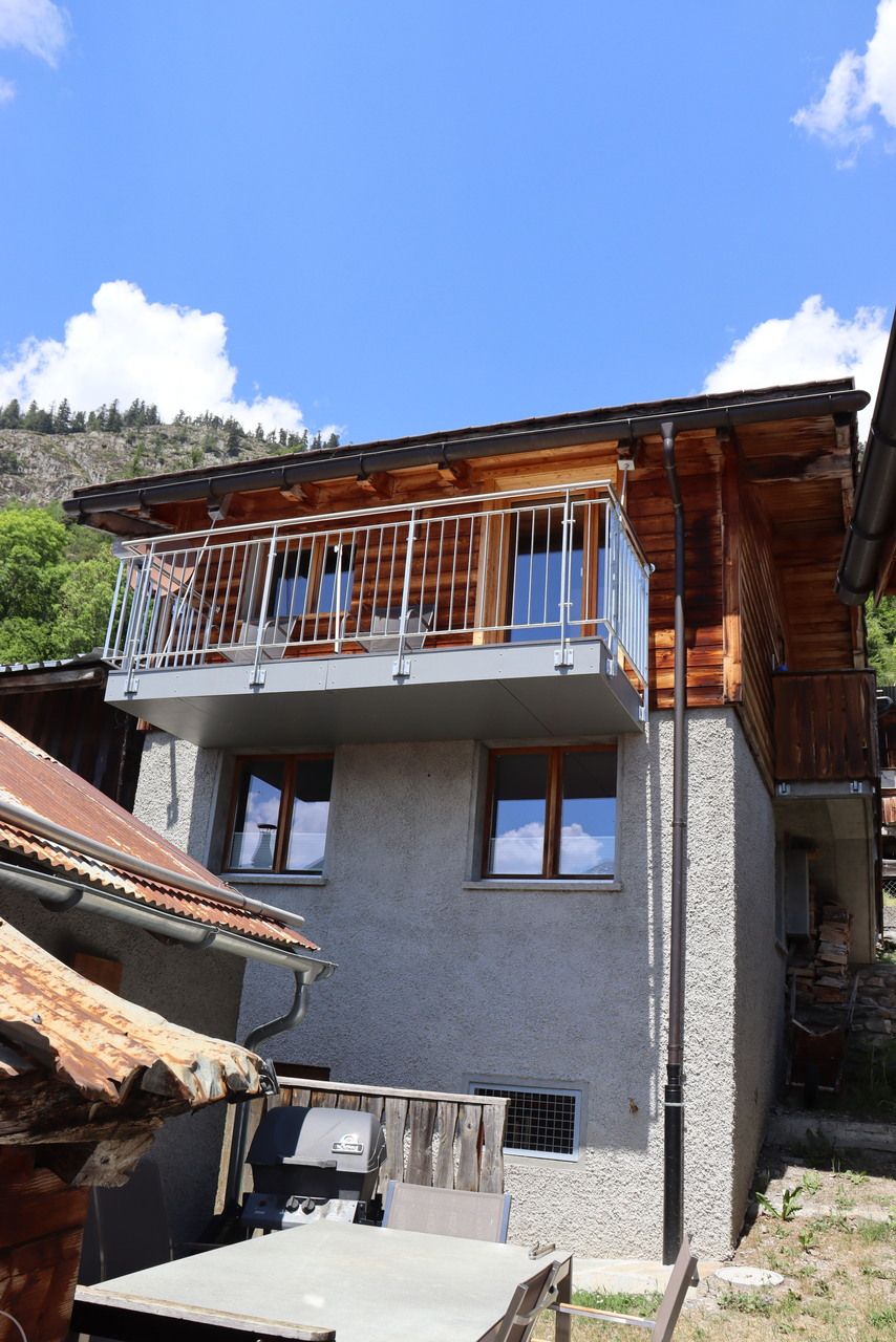 Sonniges Ferienhaus mit Bergpanorama - Charme & moderne Gemütlichkeit -  Bild 1