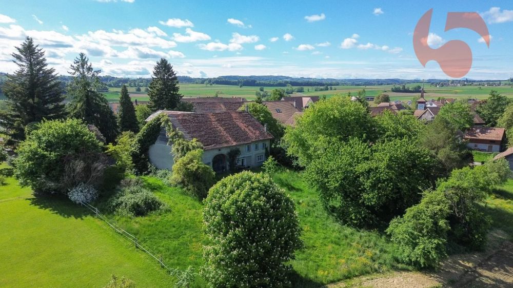 Bauvorhaben Reihenvillen 6,5 Zimmer 1 km vom LEB -  Bild 1