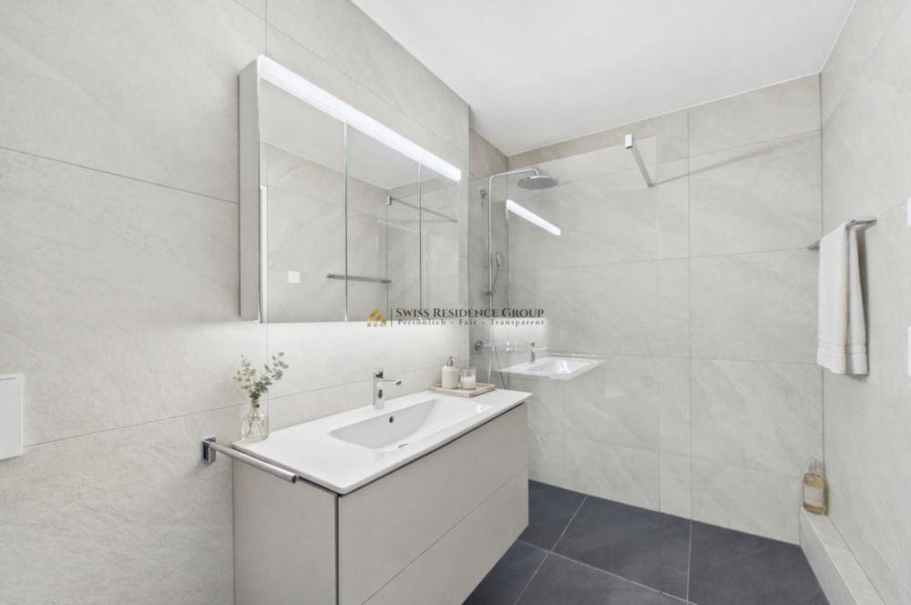 Modernes Raumwunder zwischen Zürich & Zug: 6-Zimmer-Designhaus mit exklusiver Wellness-Dachsuite - Perfekt für Wohnen & Arbeiten -  Bild 4