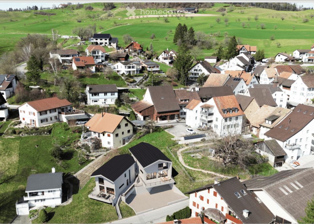 Grosszügiges 7.5-Zimmer-Einfamilienhaus in Hemmiken - Bild 1