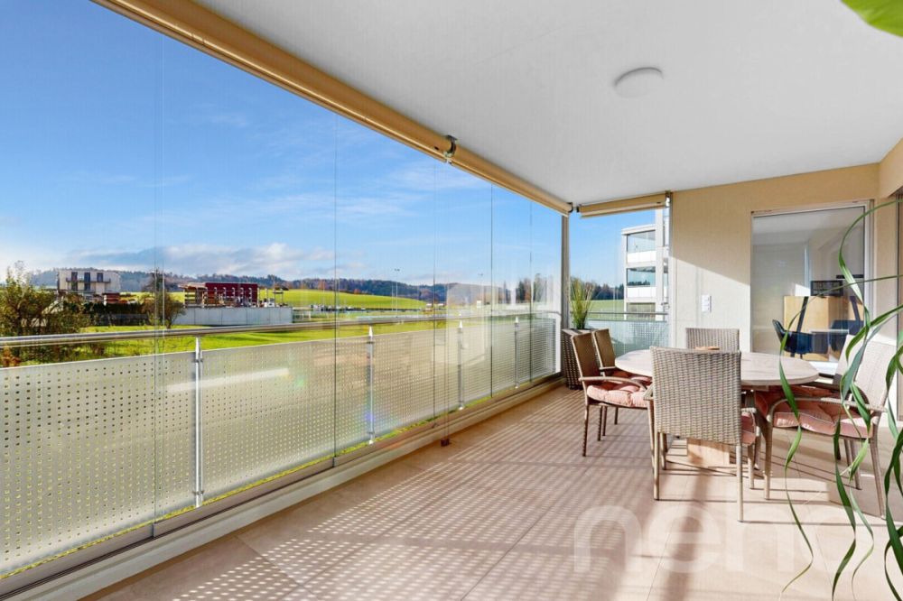 Moderne 4.5-Zimmerwohnung mit grossem Balkon und hochwertiger Küche - Bild 4