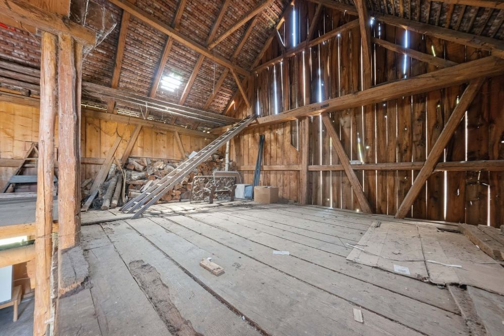 Einfamilienhaus mit Ökonomiegebäuden -  Bild 12