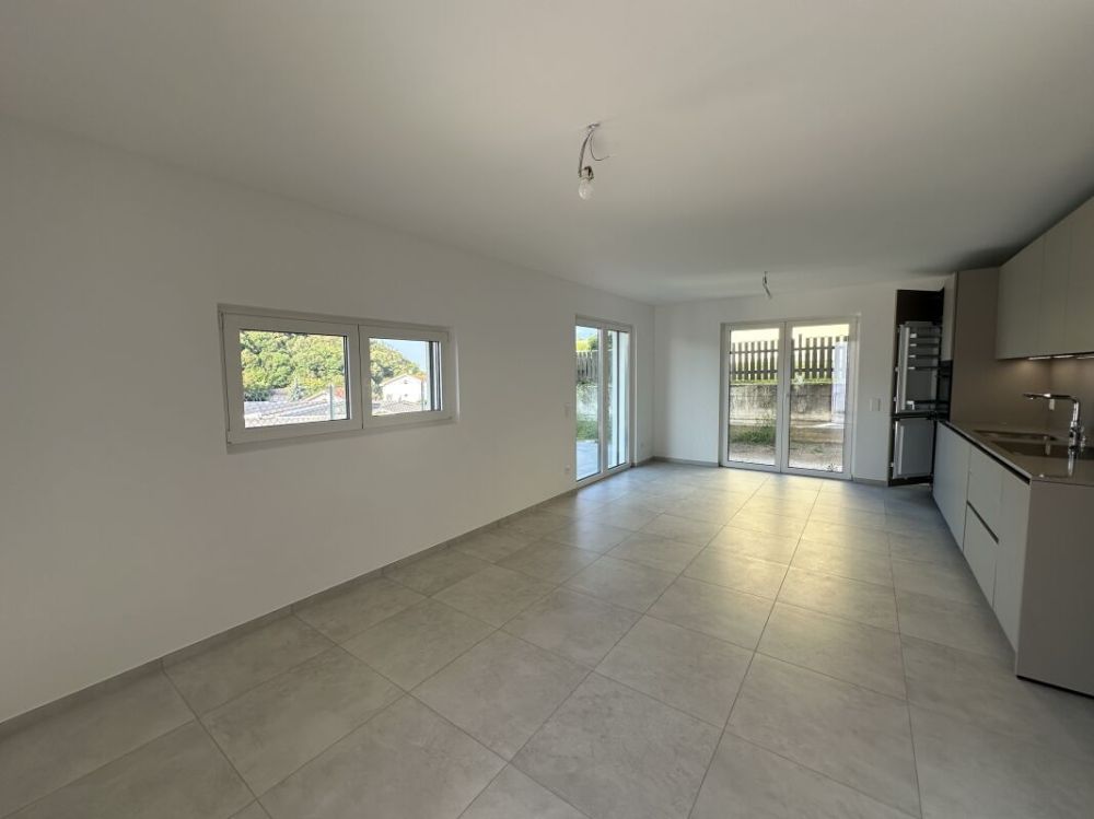 Neue und moderne 3.5-Zimmer-Wohnung mit eigenem Garten und Terrasse in Mendrisio Arzo -  Bild 3
