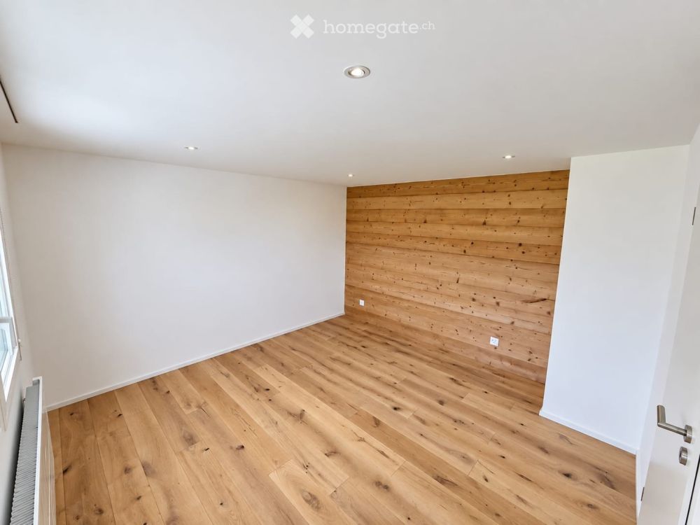 Kernsanierte 3.5-Zimmer-Wohnung mit grosszügigem privatem Vorplatz -  Bild 4