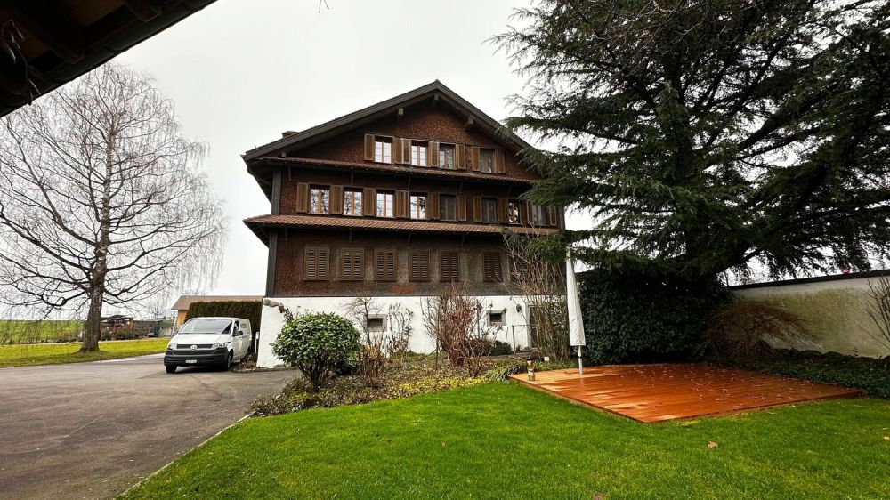 4.5-Zimmer-Wohnung mit Garagenbox in Neuheim zu vermieten - Bild 1