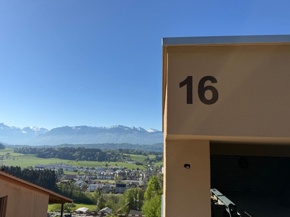 Grosszügiger Neubau-Hausteil mit unverbaubarer Aussicht -  Bild 5