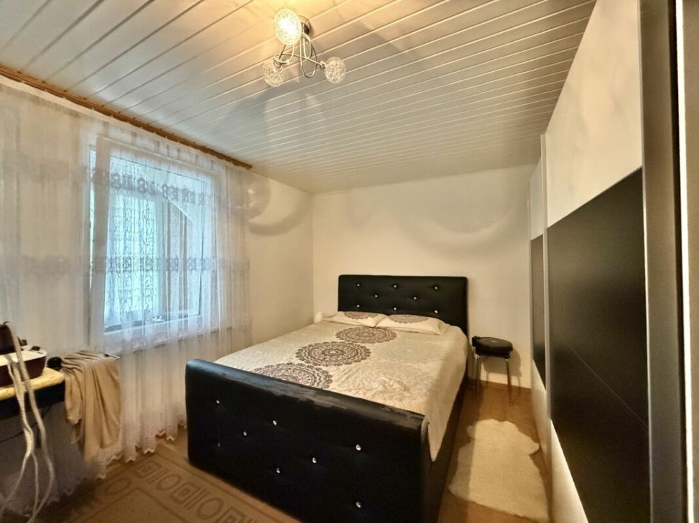 EINFAMILIENHAUS IN RUHIGER LAGE MIT AUSBAUPOTENZIAL - Schlafzimmer