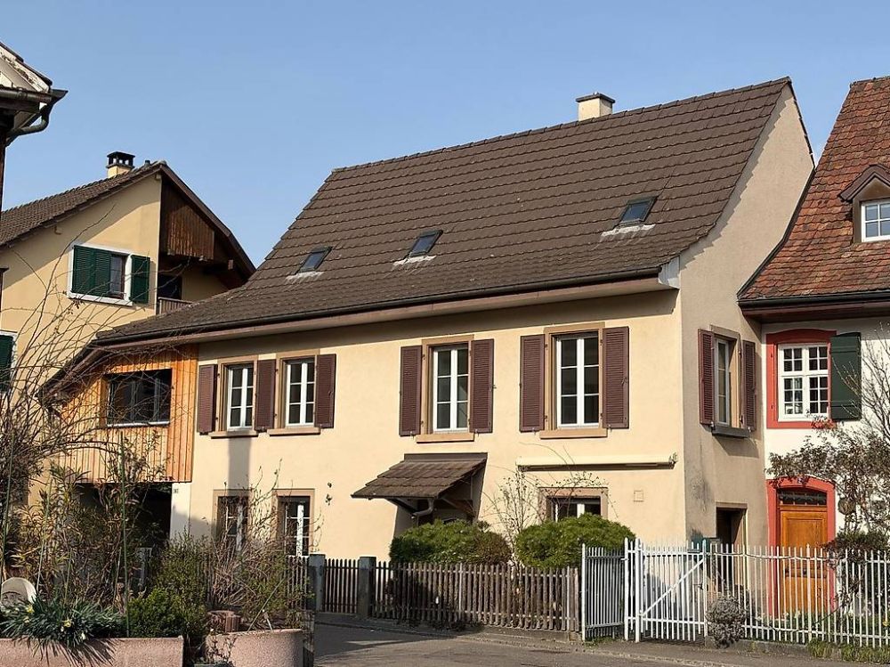 6.5-Zimmer-Einfamilienhaus  kernsaniert in Frenkendorf -  Bild 1
